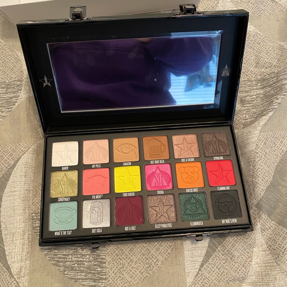 Conspiracy Pallet